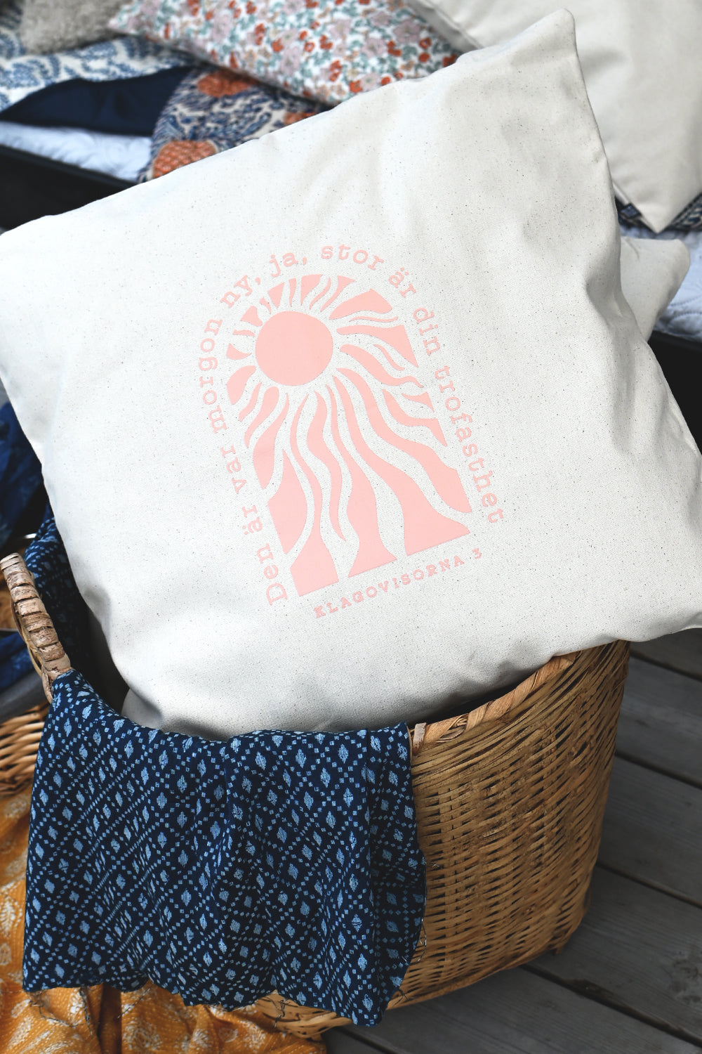 Kuddfodral sytt genom hjälpprojekt i Indien: Stor är din trofasthet