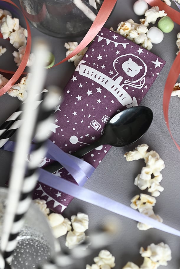 Kul barnservett med cirkustema