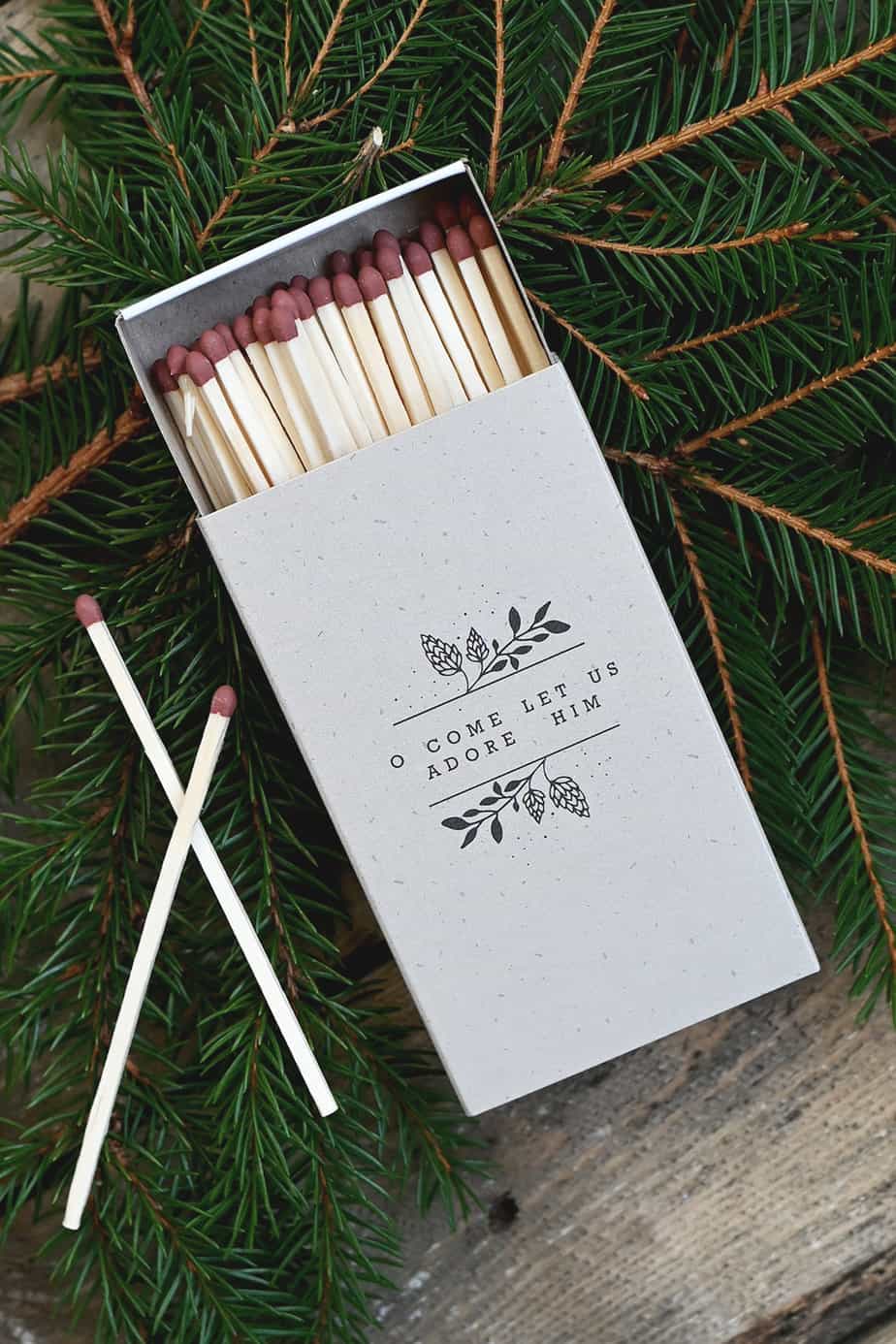 Stor tändsticksask: O, come let us adore Him