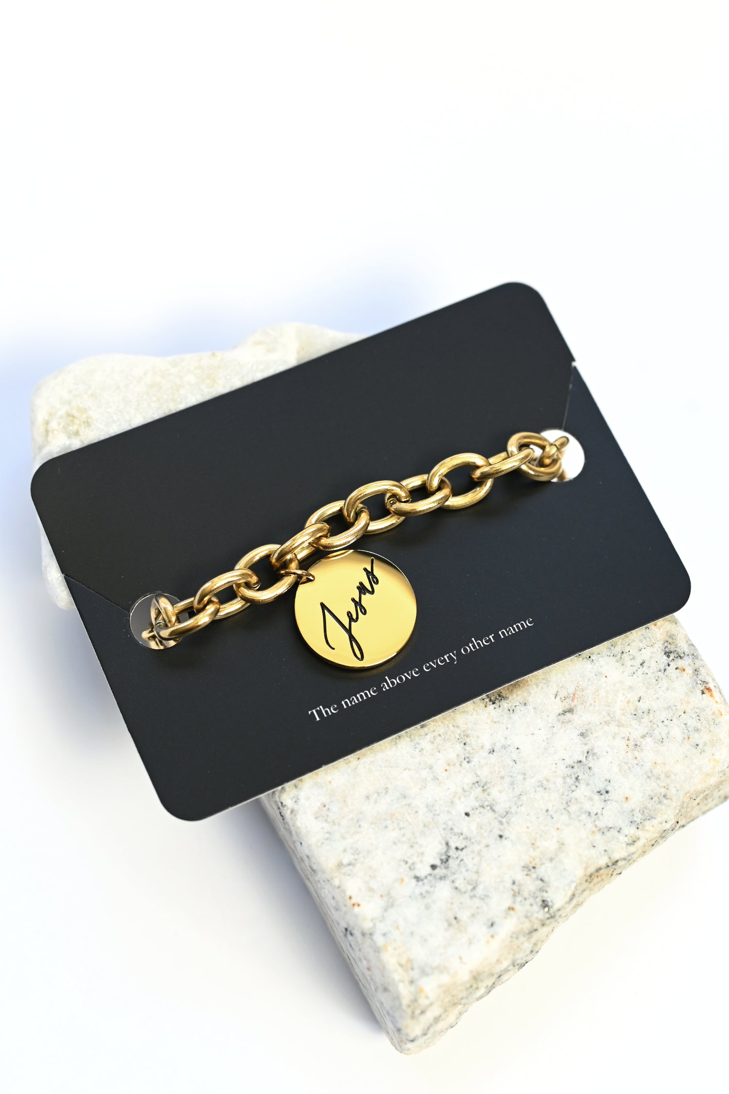 Guldfärgat armband: Jesus