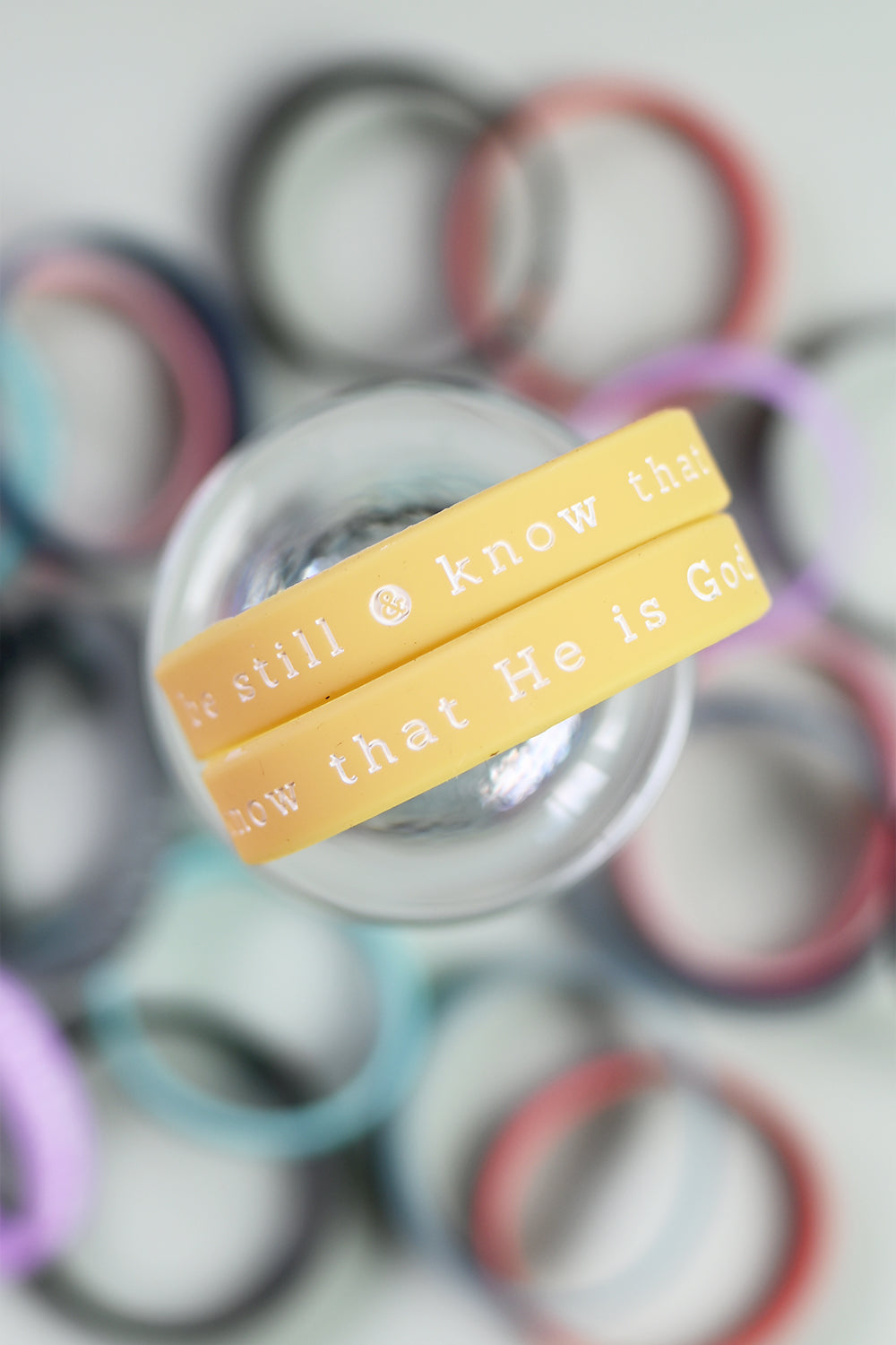 Silikonarmband i tonårsstorlek: Be still & know that He is God