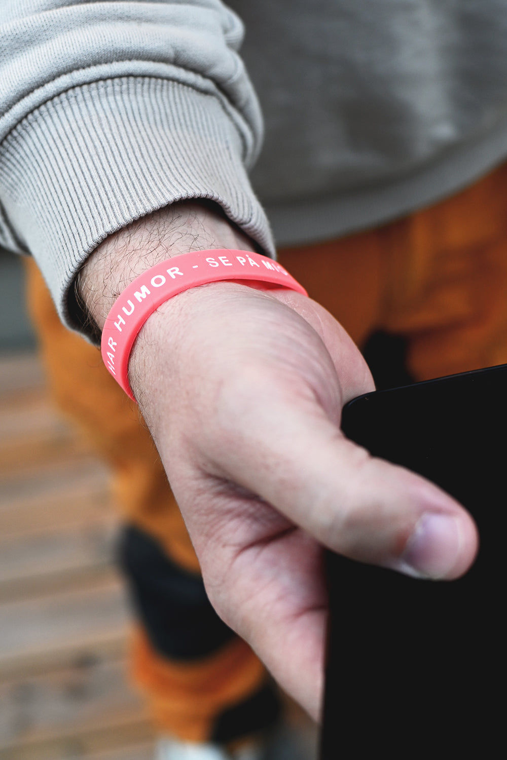 Silikonarmband: Gud har humor - se på mig!