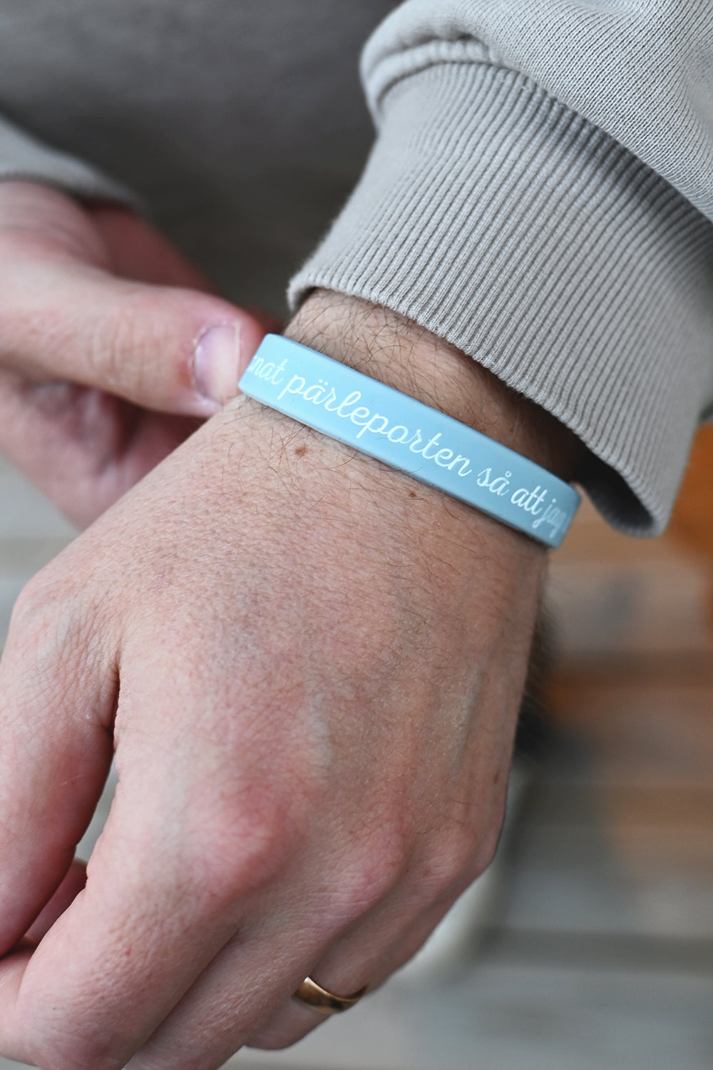 Silikonarmband: Han har öppnat pärleporten