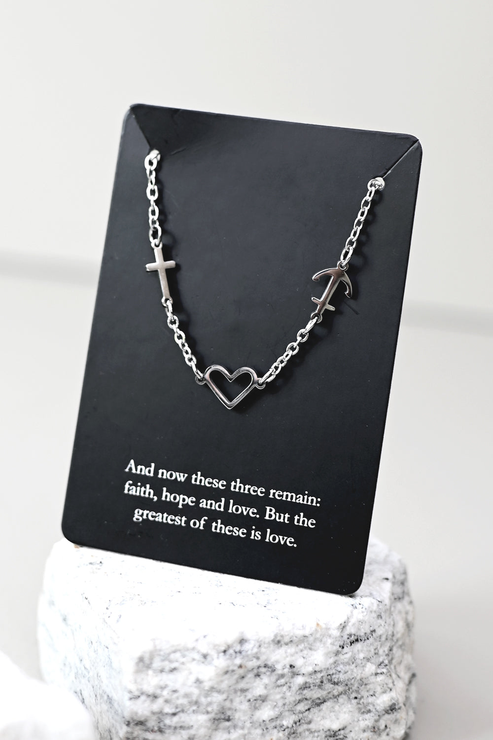 Armband: Tro, hopp, kärlek