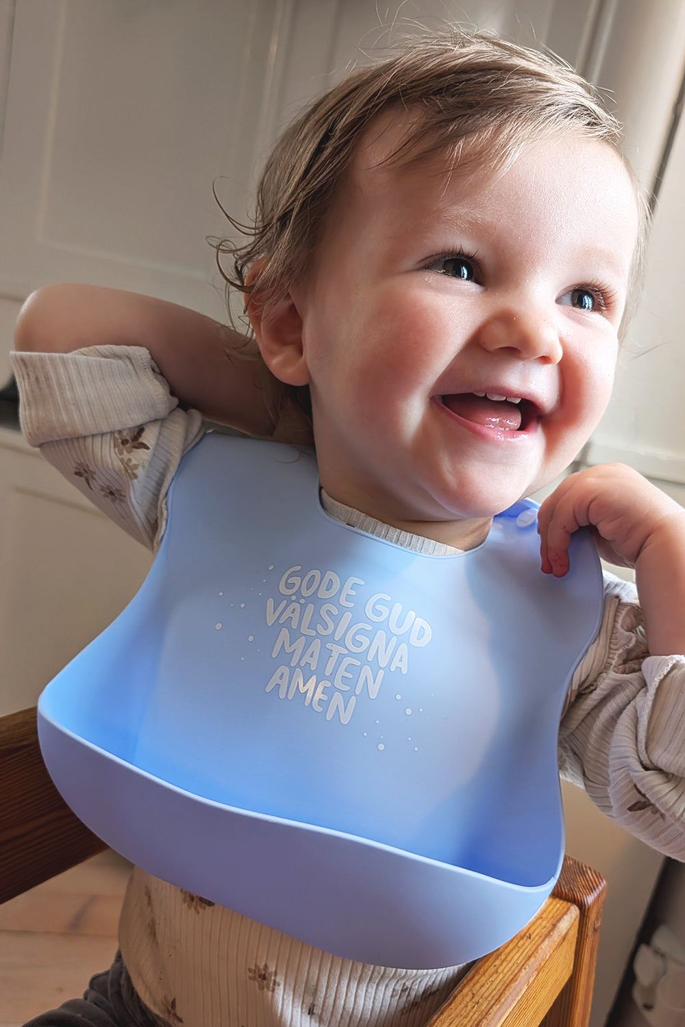 Haklapp i blått: Gode Gud välsigna maten, amen