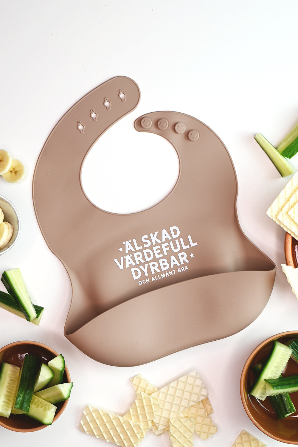 Soft beige haklapp i mjuk silikon: Älskad, värdefull, dyrbar och allmänt bra