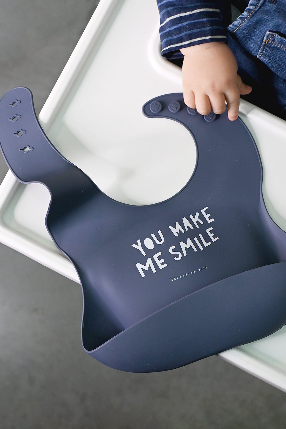 Natthimmelsfärgad haklapp i mjuk silikon: You make me smile!