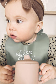 Sköngrön haklapp i mjuk silikon: Älskad, värdefull, dyrbar och allmänt bra