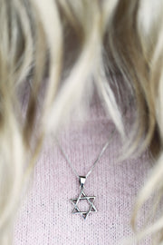 Halsband i silver: Davidsstjärna