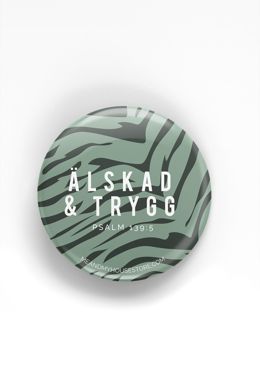 Knapp med djurmönster: Älskad och trygg