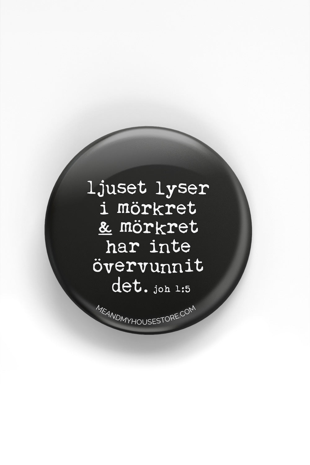 Knapp: Ljuset lyser i mörkret