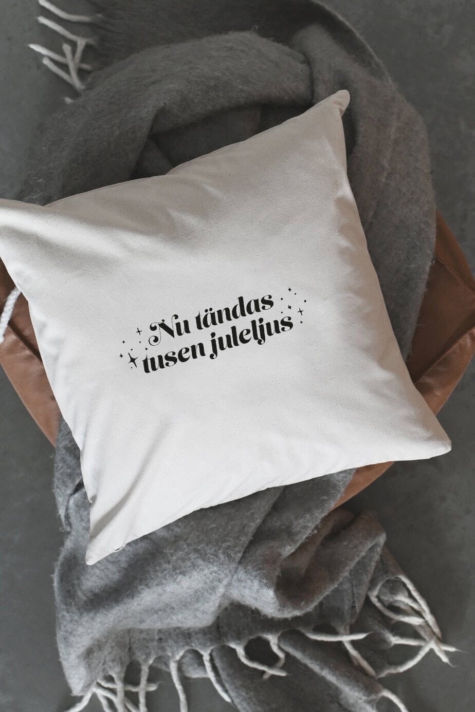 Kuddfodral i canvas: Nu tändas tusen juleljus