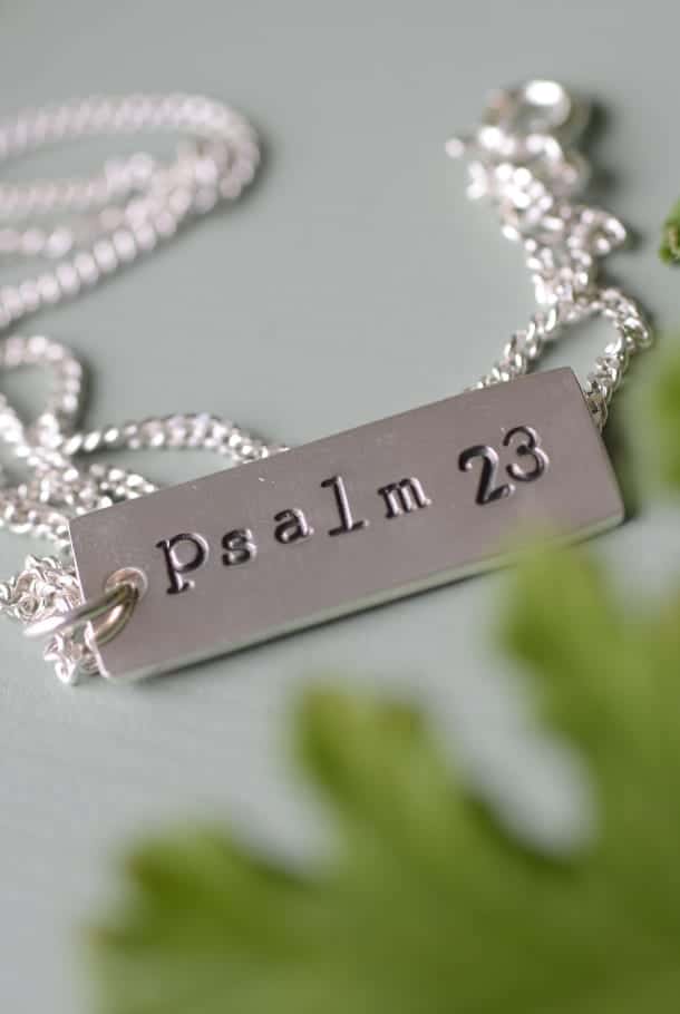 Handtillverkat smycke med litet hänge: Psalm 23