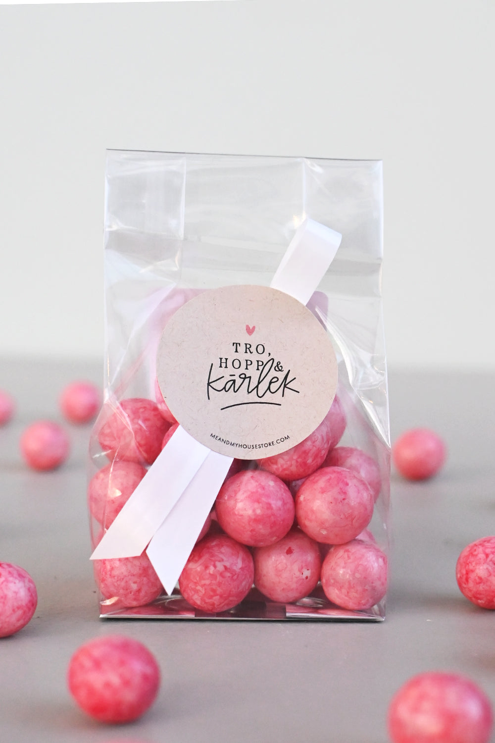 Hallon-lakritskulor: Tro, hopp & kärlek