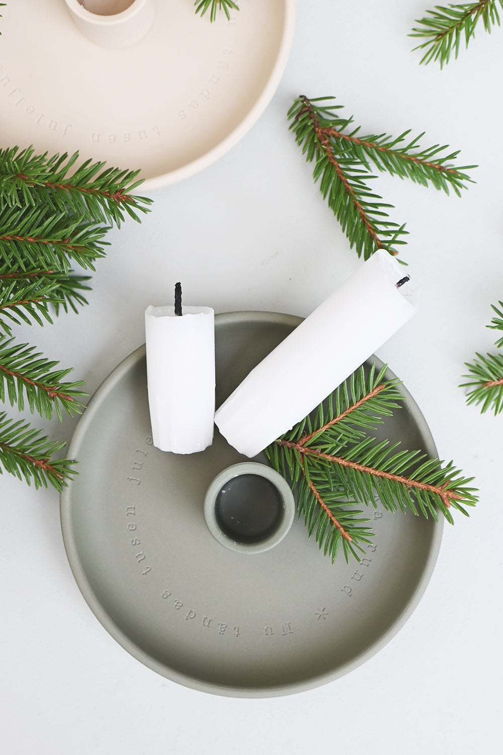 Grön ljusstake: Nu tändas tusen juleljus