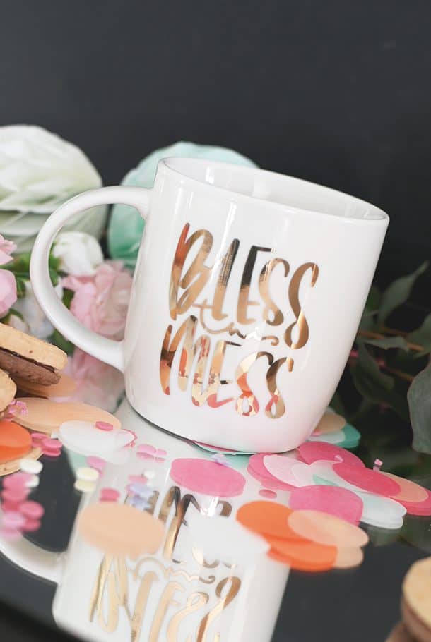 Mugg med guldtryck: Bless this mess