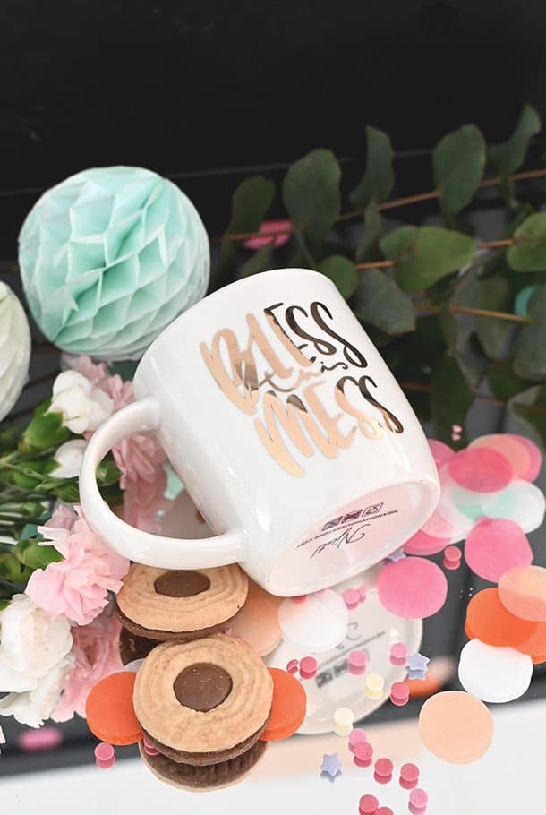 Mugg med guldtryck: Bless this mess