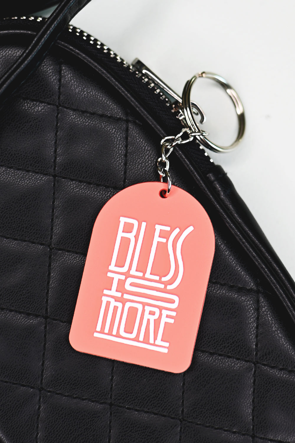 Nyckelring i silikon: Bless is more