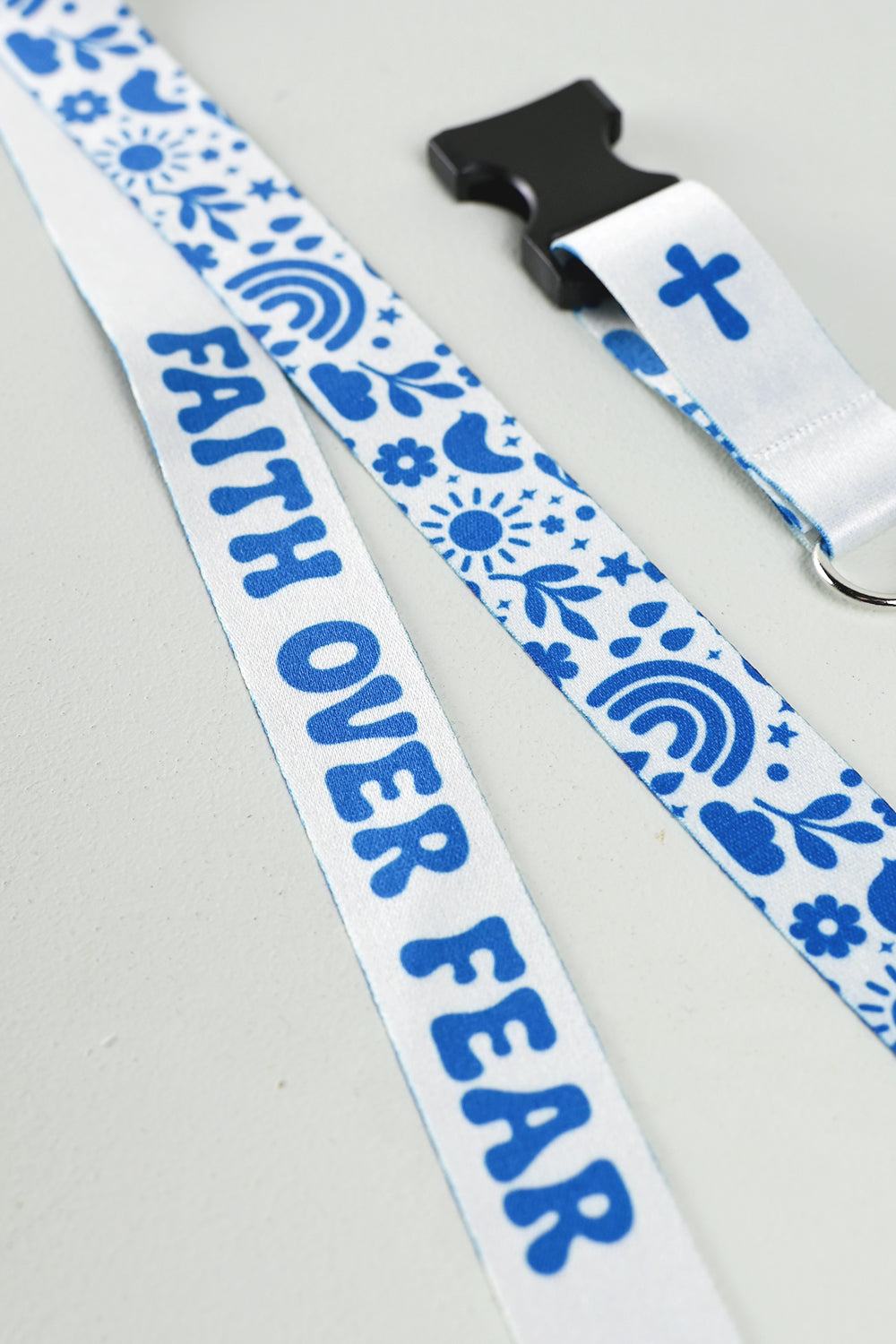 Långt nyckelband: Faith over fear