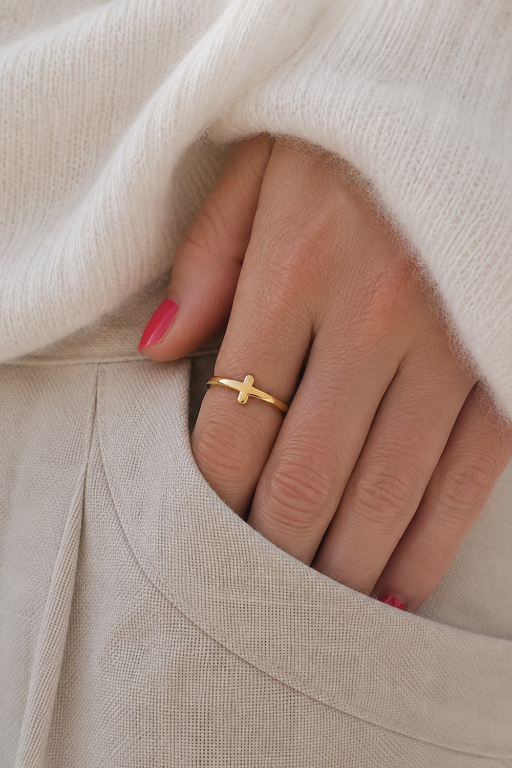 Guldfärgad ring: Kors