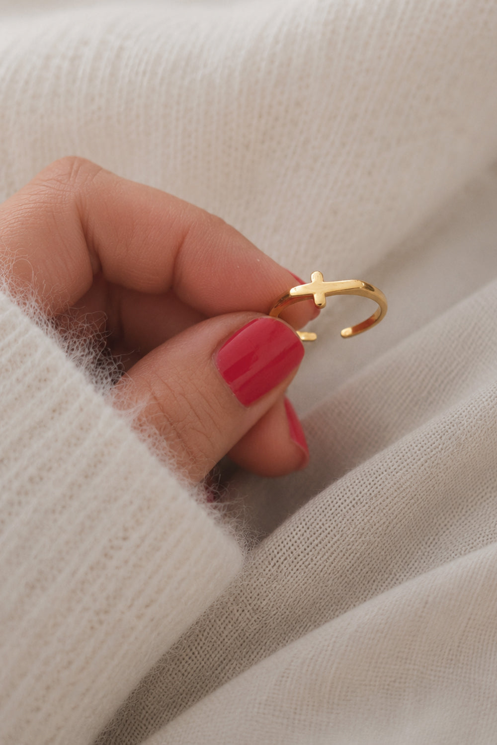 Guldfärgad ring: Kors