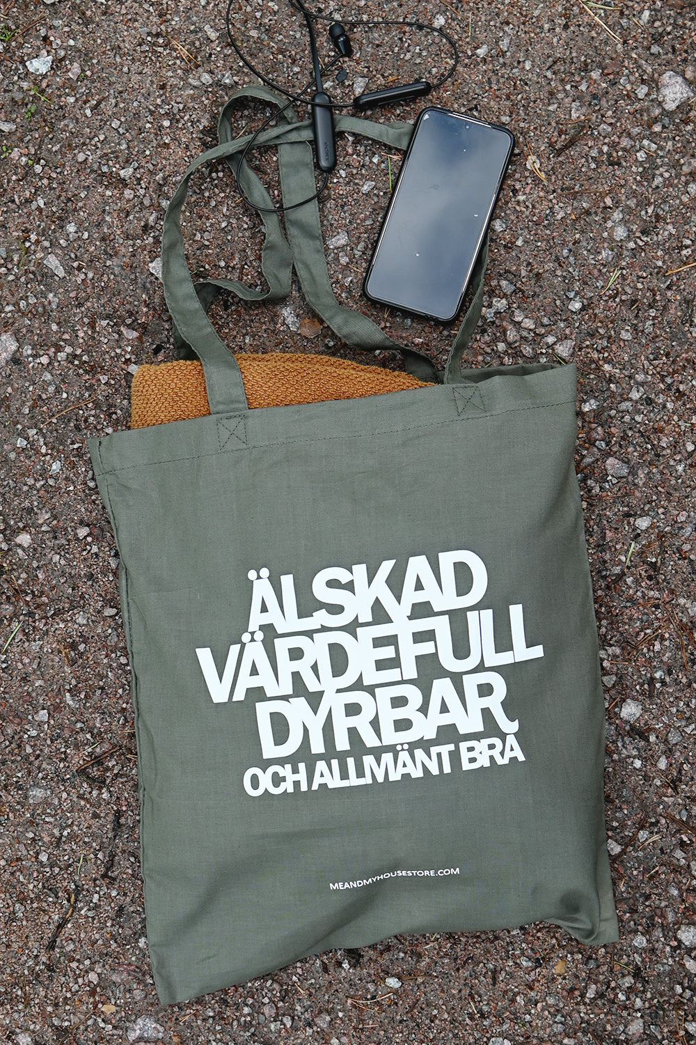 Tygkasse i grönt: Älskad, värdefull, dyrbar
