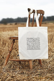 Tygkasse sydd genom hjälpprojekt i Indien: Love is patient