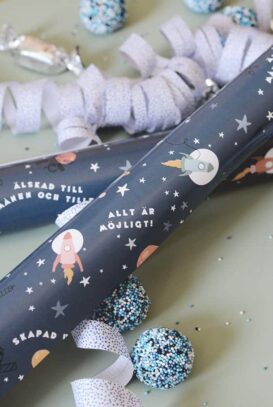 Presentpapper med rymdtema i 7-pack: Älskad till månen och tillbaka - Me & My House Store