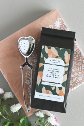 Presenttips: Höstglödste, terracottafärgade servetter och teklämma - Me & My House Store