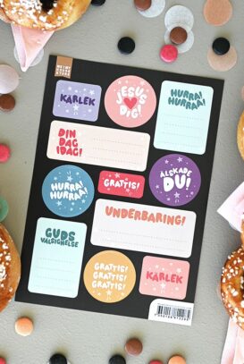 Klistermärkesark: Hurra, hurra - Me & My House Store